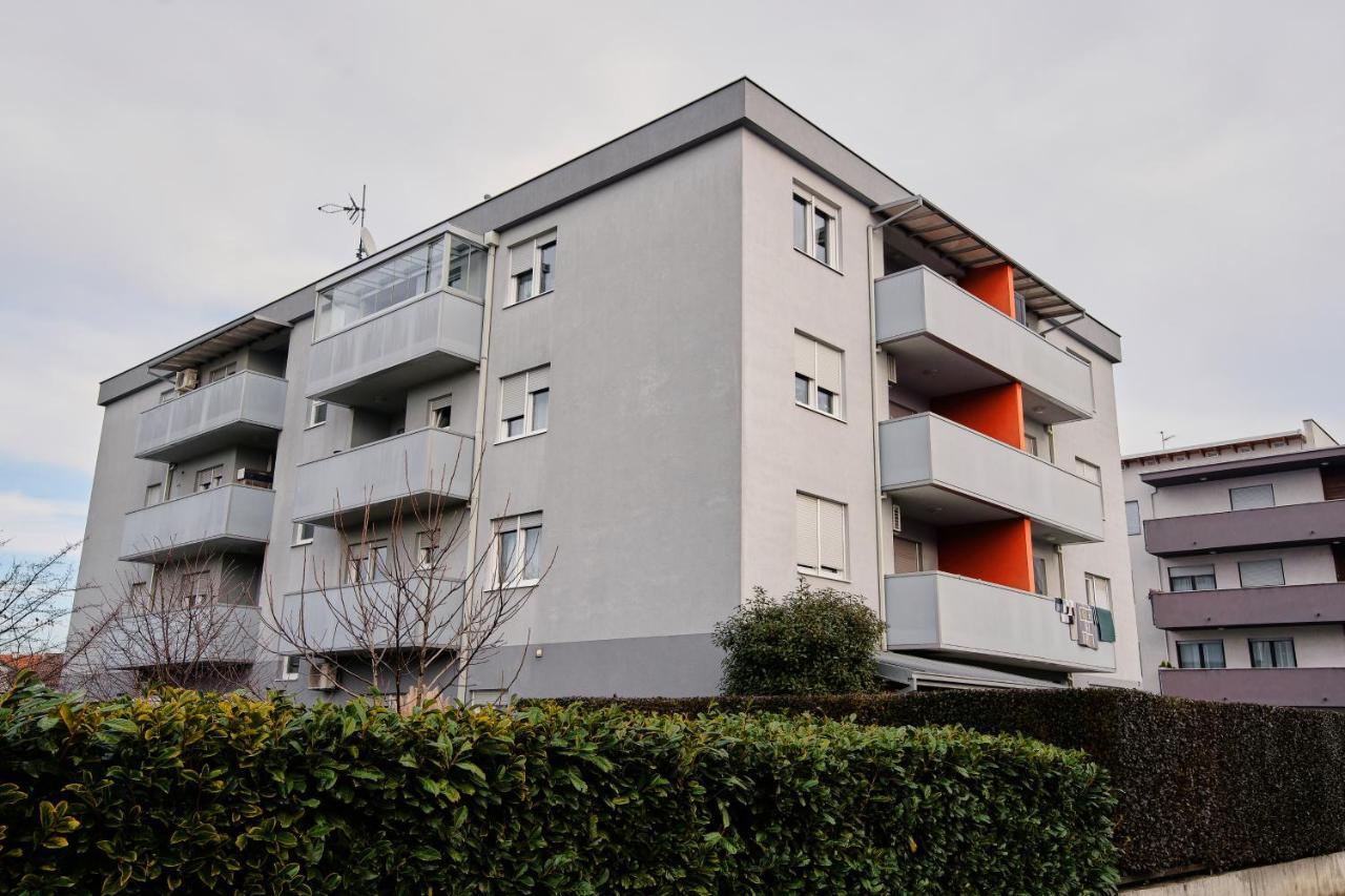 Lovely Apartment Mira Near Airport Zagreb 大戈里察 外观 照片