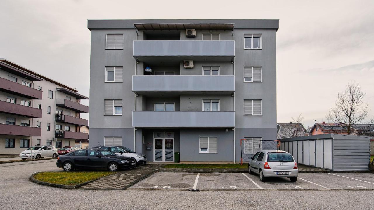 Lovely Apartment Mira Near Airport Zagreb 大戈里察 外观 照片